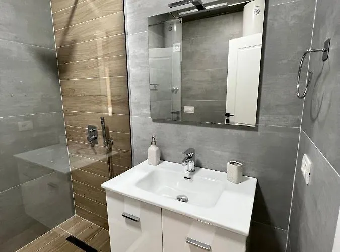 George Apartments2023 *