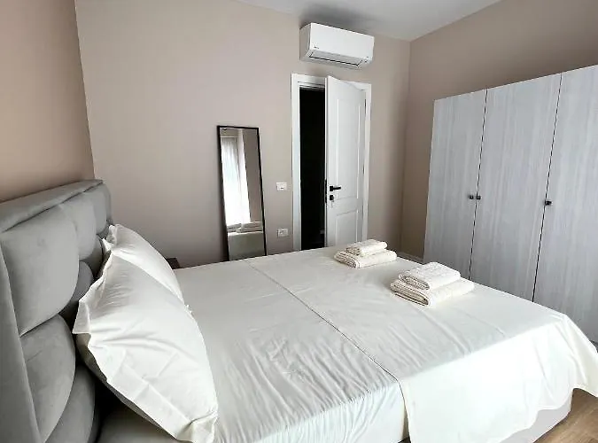 George Apartments2023