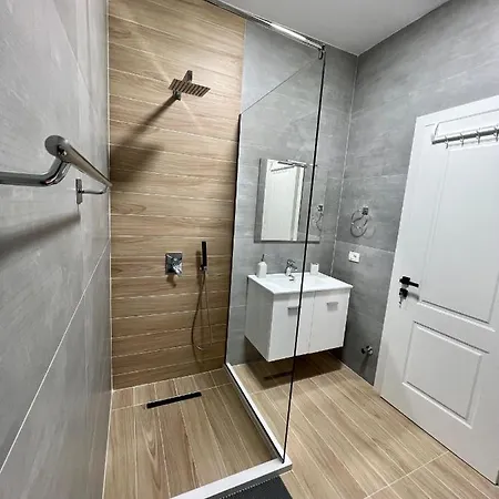 Apartament George Apartments2023 *